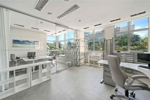 Propiedad comercial en venta en Miami Beach, Florida № 1280795 - foto 1