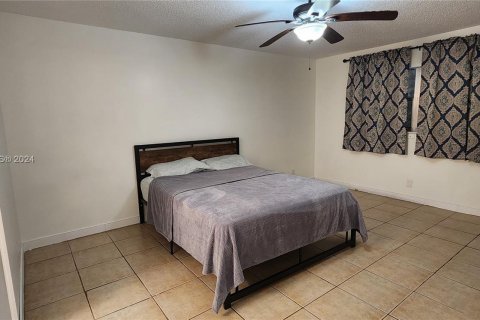 Condo in Lauderhill, Florida, 2 bedrooms  № 1242156 - photo 6