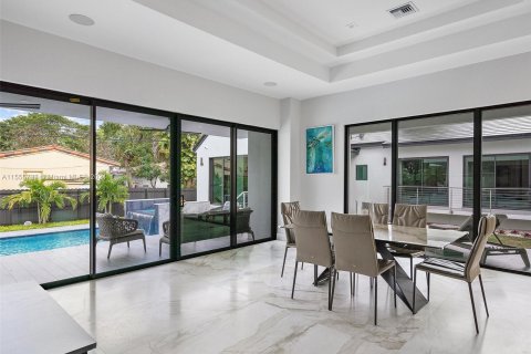 Casa en venta en Miami Shores, Florida, 5 dormitorios, 409.33 m2 № 1077250 - foto 18