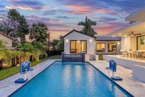 Casa en venta en Miami Shores, Florida, 5 dormitorios, 409.33 m2 № 1077250 - foto 4