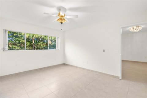 Copropriété à vendre à Pembroke Pines, Floride: 2 chambres, 112.13 m2 № 1067850 - photo 26