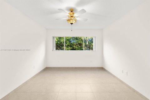 Copropriété à vendre à Pembroke Pines, Floride: 2 chambres, 112.13 m2 № 1067850 - photo 18