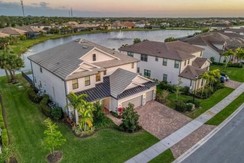 House in Jupiter, Florida 6 bedrooms, 422.98 sq.m. № 1068070 - photo 24