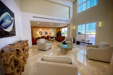 Copropriété à vendre à Hallandale Beach, Floride: 2 chambres, 113.34 m2 № 1291060 - photo 7