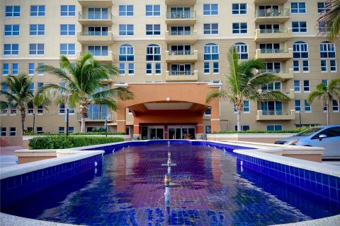 Copropriété à vendre à Hallandale Beach, Floride: 2 chambres, 113.34 m2 № 1291060 - photo 4