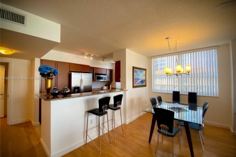 Condo in Hallandale Beach, Florida, 2 bedrooms  № 1291060 - photo 23