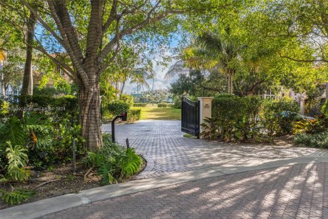 Land in Fisher Island, Florida № 1241729 - photo 20