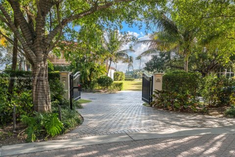 Land in Fisher Island, Florida № 1241729 - photo 21