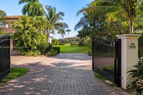 Land in Fisher Island, Florida № 1241729 - photo 23