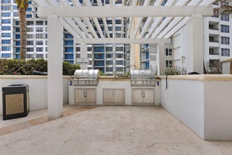 Condo in Hollywood, Florida, 4 bedrooms  № 1060247 - photo 8