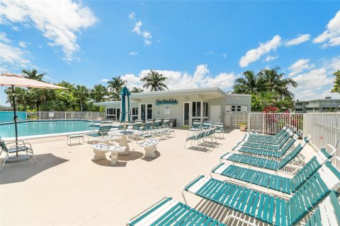 Condominio en venta en Hillsboro Beach, Florida, 1 dormitorio, 53.42 m2 № 1027057 - foto 9