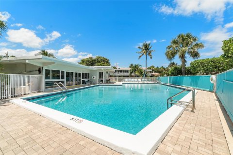Condominio en venta en Hillsboro Beach, Florida, 1 dormitorio, 53.42 m2 № 1027057 - foto 10