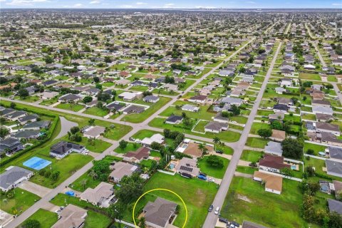 Villa ou maison à vendre à Cape Coral, Floride: 3 chambres, 186.36 m2 № 1343981 - photo 2