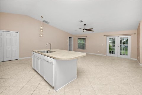 House in Cape Coral, Florida 3 bedrooms, 186.36 sq.m. № 1343981 - photo 10