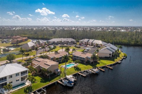 Copropriété à vendre à Punta Gorda, Floride: 2 chambres, 95.22 m2 № 1165714 - photo 1