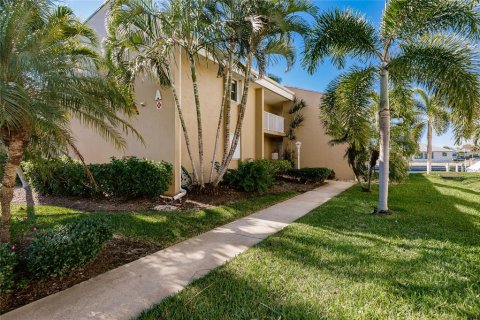 Copropriété à vendre à Punta Gorda, Floride: 2 chambres, 95.22 m2 № 1165714 - photo 3