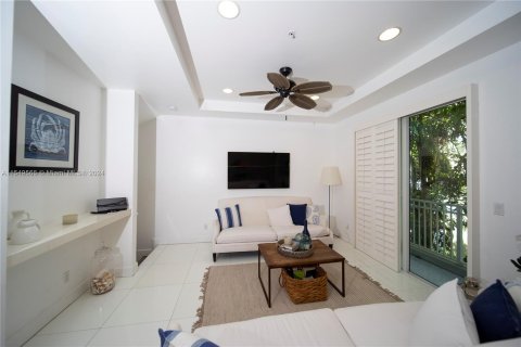Townhouse in Hollywood, Florida 4 bedrooms, 299.89 sq.m. № 1064880 - photo 7