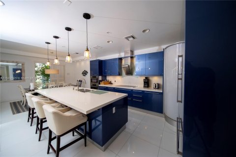 Townhouse in Hollywood, Florida 4 bedrooms, 299.89 sq.m. № 1064880 - photo 9