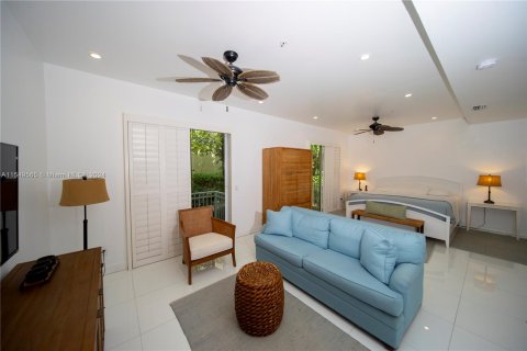 Townhouse in Hollywood, Florida 4 bedrooms, 299.89 sq.m. № 1064880 - photo 13
