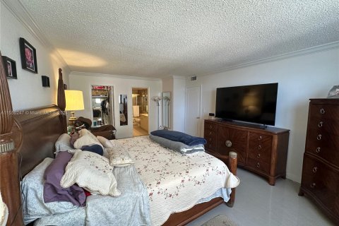 Condo in Hollywood, Florida, 2 bedrooms  № 1064882 - photo 28