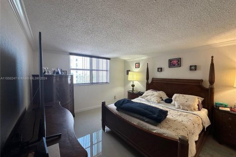 Condo in Hollywood, Florida, 2 bedrooms  № 1064882 - photo 23