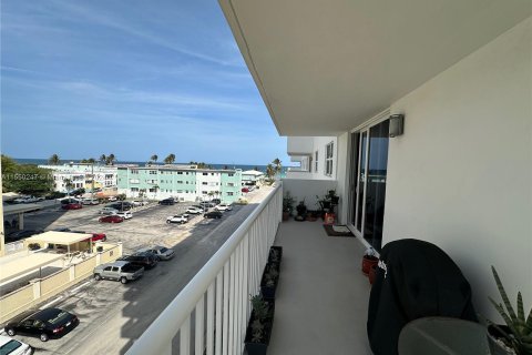 Copropriété à vendre à Hollywood, Floride: 2 chambres, 134.15 m2 № 1064882 - photo 2