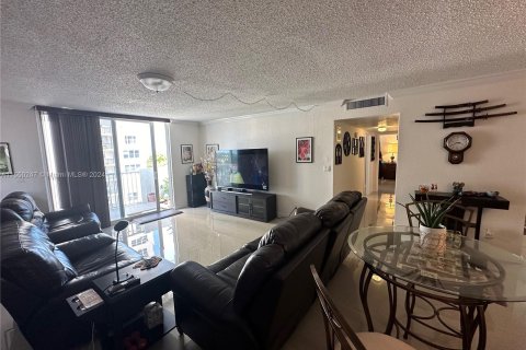 Condominio en venta en Hollywood, Florida, 2 dormitorios, 134.15 m2 № 1064882 - foto 16