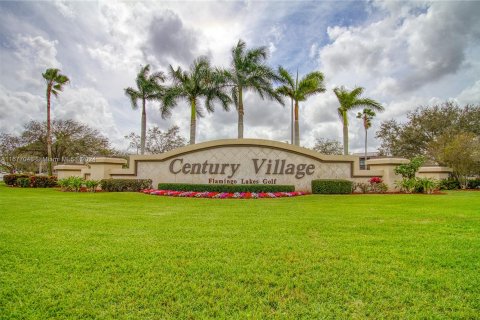 Condo in Pembroke Pines, Florida, 2 bedrooms  № 1402641 - photo 1