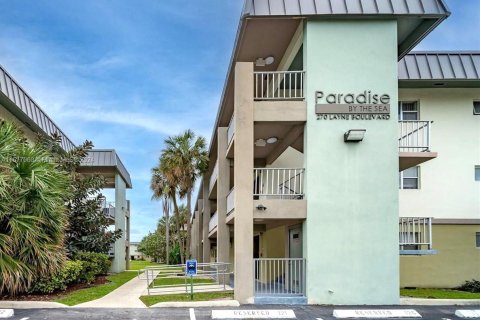 Copropriété à vendre à Hallandale Beach, Floride: 1 chambre, 71.07 m2 № 1402643 - photo 10