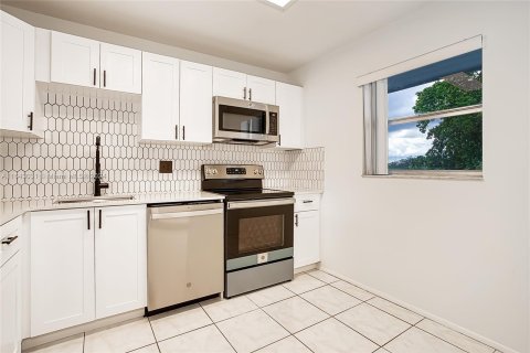 Copropriété à vendre à Tamarac, Floride: 1 chambre, 76.64 m2 № 1325498 - photo 4