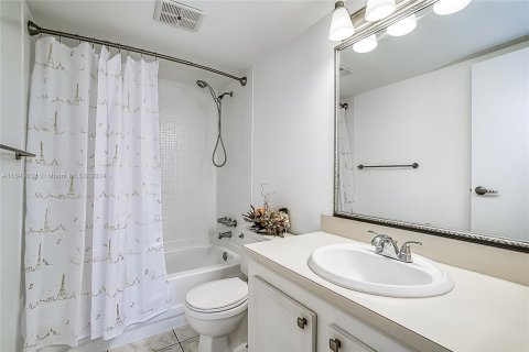 Copropriété à vendre à Tamarac, Floride: 1 chambre, 76.64 m2 № 1325498 - photo 14