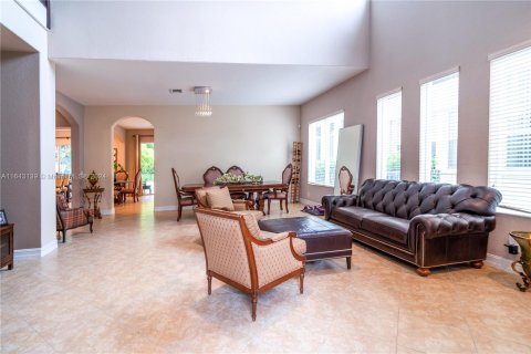 House in Parkland, Florida 5 bedrooms, 313.55 sq.m. № 1325948 - photo 5