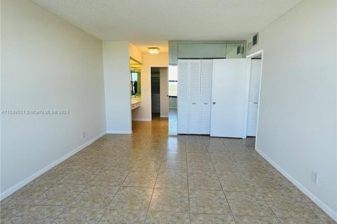 Condominio en alquiler en Hallandale Beach, Florida, 2 dormitorios, 118.91 m2 № 1030776 - foto 22