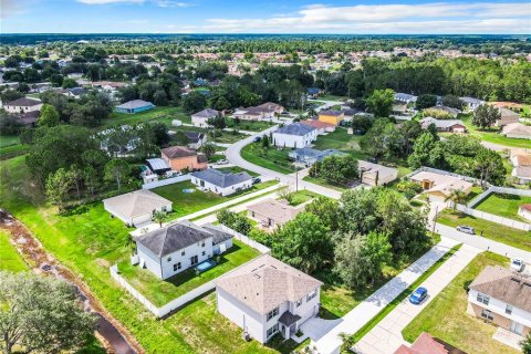 House in Kissimmee, Florida 5 bedrooms, 241.64 sq.m. № 1249475 - photo 4