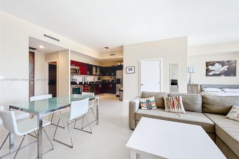 Condominio en venta en Miami, Florida, 1 dormitorio, 81.29 m2 № 1241425 - foto 18