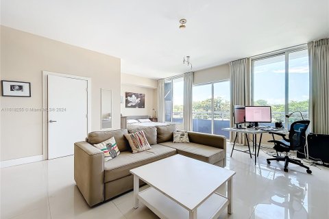 Condominio en venta en Miami, Florida, 1 dormitorio, 81.29 m2 № 1241425 - foto 19