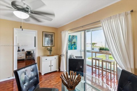 Copropriété à vendre à Sunrise, Floride: 2 chambres, 78.97 m2 № 1225077 - photo 12