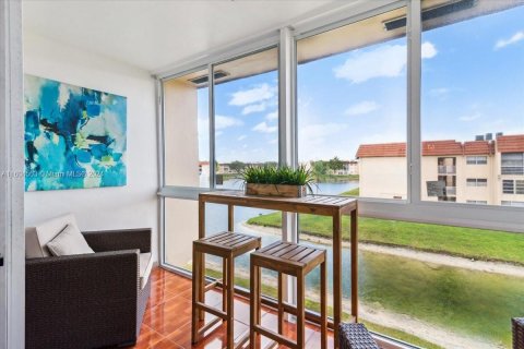 Copropriété à vendre à Sunrise, Floride: 2 chambres, 78.97 m2 № 1225077 - photo 21