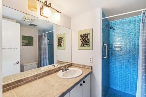 Condo in Sunrise, Florida, 2 bedrooms  № 1225077 - photo 17