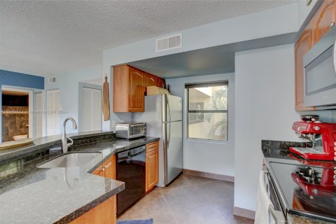 Copropriété à vendre à Sunrise, Floride: 1 chambre, 70.05 m2 № 1319009 - photo 10