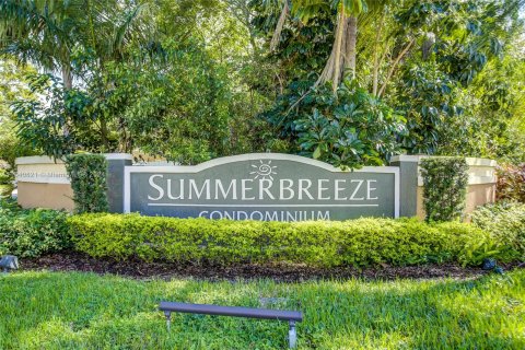 Condo in Sunrise, Florida, 1 bedroom  № 1319009 - photo 2