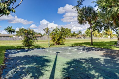 Condo in Sunrise, Florida, 1 bedroom  № 1319009 - photo 24