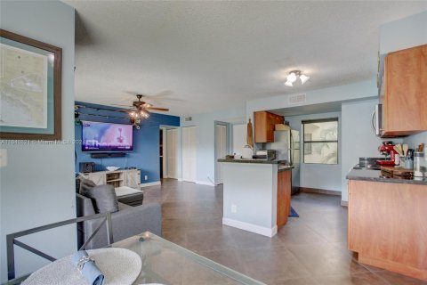 Copropriété à vendre à Sunrise, Floride: 1 chambre, 70.05 m2 № 1319009 - photo 9