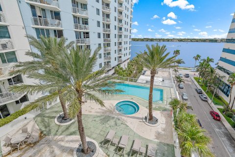 Condo in West Palm Beach, Florida, 3 bedrooms  № 1060143 - photo 23