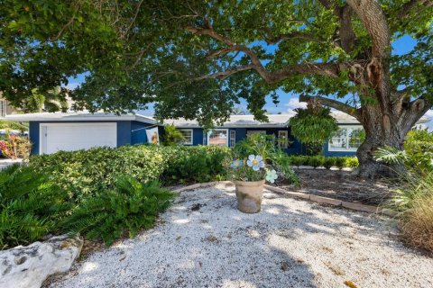 Villa ou maison à vendre à Holmes Beach, Floride: 3 chambres, 198.53 m2 № 1347067 - photo 1