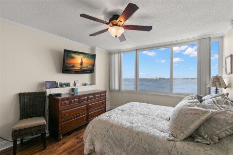 Condominio en venta en Saint Petersburg, Florida, 4 dormitorios, 232.63 m2 № 1392931 - foto 24