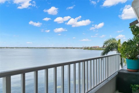 Condominio en venta en Saint Petersburg, Florida, 4 dormitorios, 232.63 m2 № 1392931 - foto 19