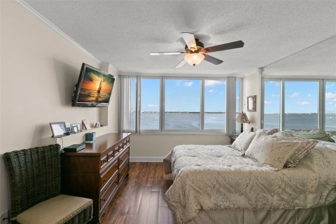 Condominio en venta en Saint Petersburg, Florida, 4 dormitorios, 232.63 m2 № 1392931 - foto 25