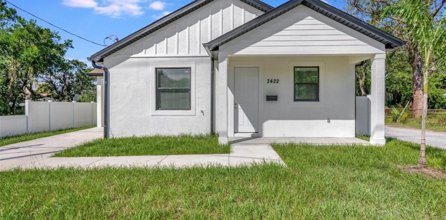 House in Tampa, Florida 3 bedrooms, 125.88 sq.m. № 1392868