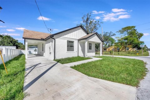 Casa en venta en Tampa, Florida, 3 dormitorios, 125.88 m2 № 1392868 - foto 2